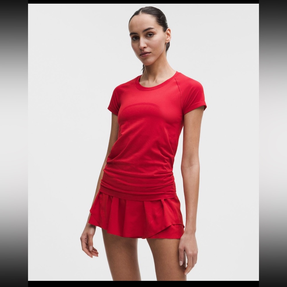 Lululemon Swiftly Tech short sleeve shirt in red size 4